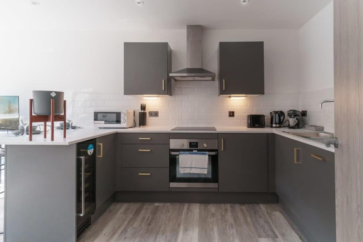 Modern 1 Bedroom Apartment In Preston Centre Luaran gambar
